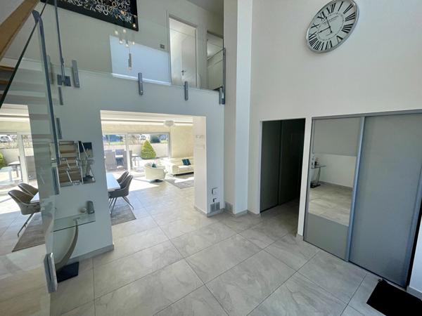 Maison 8 pièces 205 m2