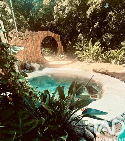 Maison à vendre 12 pièces 163 m² L'Étang-Salé