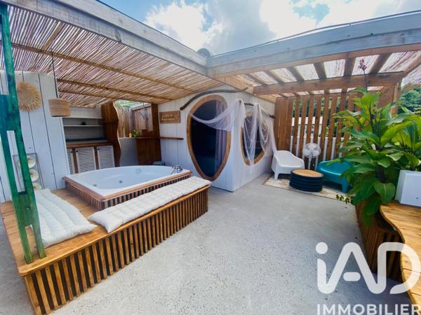 Maison à vendre 12 pièces 163 m² L'Étang-Salé