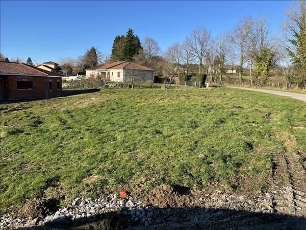 Terrain à vendre |  Chaptelat |  1000 m²
