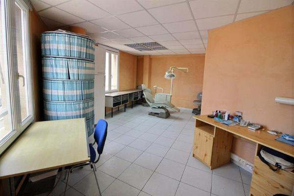 Martigues centre. Appartement type 4 de 98 m2 dans immeuble avec ascenseur.