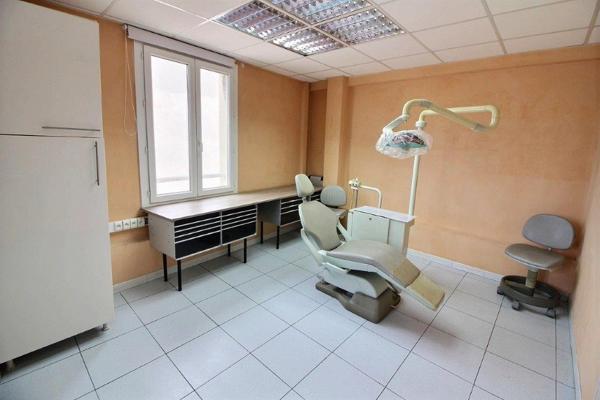 Martigues centre. Appartement type 4 de 98 m2 dans immeuble avec ascenseur.