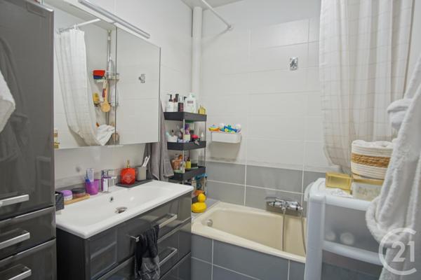 Appartement F5 à vendre  5 pièces - 81,57 m2 CHOISY LE ROI - 94
