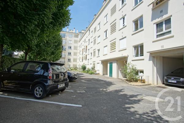 Appartement F5 à vendre  5 pièces - 81,57 m2 CHOISY LE ROI - 94