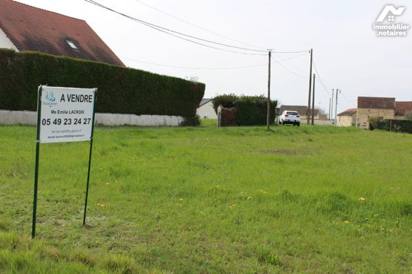 Terrain constructible d'environ 1 300,00 m².