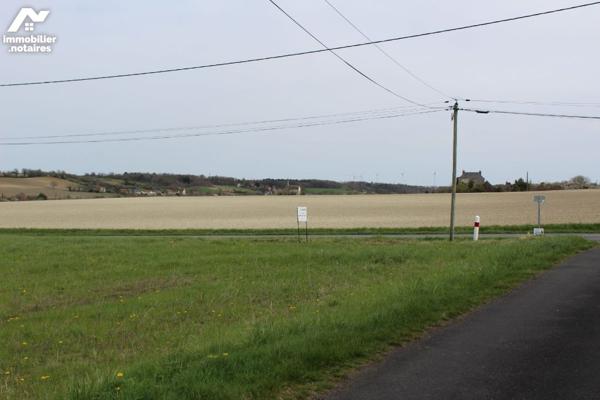 Terrain constructible d'environ 1 300,00 m².