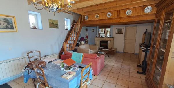 Maison  4 pièce(s) 96 m2 plain-pied garage terrain plat et clos