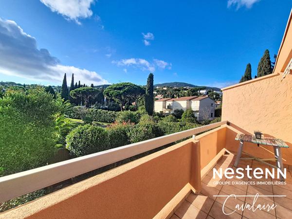 A moins de 500 mètres de la plage studio au dernier étage expo sud parking et cave