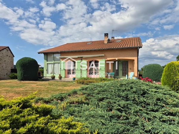 Villa avec grand terrain proche Craponne sur Arzon