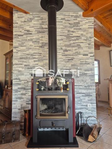 Villa avec grand terrain proche Craponne sur Arzon