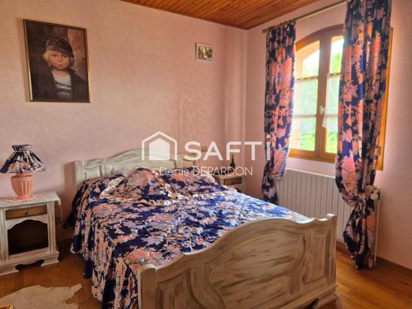 Villa avec grand terrain proche Craponne sur Arzon