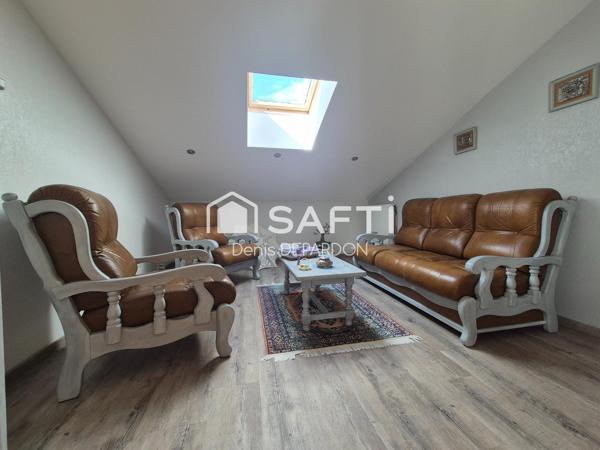 Villa avec grand terrain proche Craponne sur Arzon