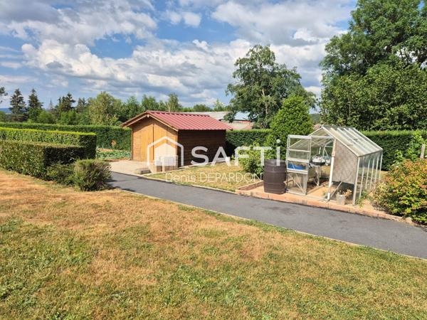 Villa avec grand terrain proche Craponne sur Arzon