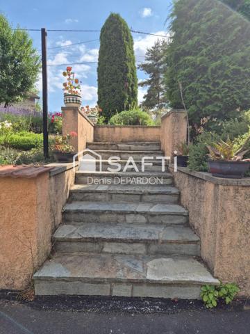 Villa avec grand terrain proche Craponne sur Arzon