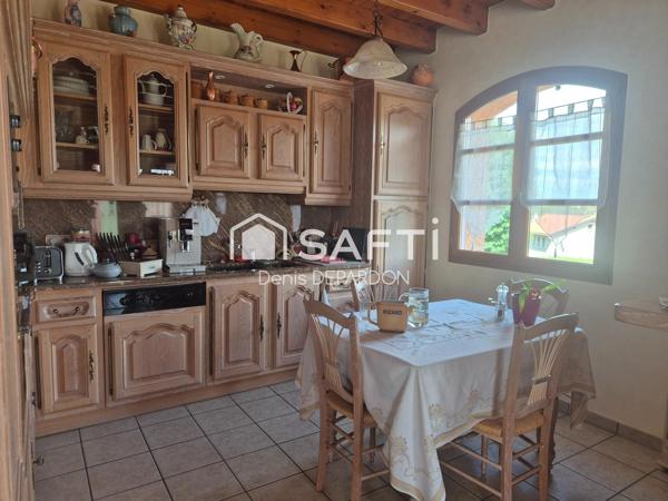 Villa avec grand terrain proche Craponne sur Arzon