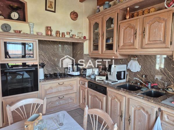 Villa avec grand terrain proche Craponne sur Arzon