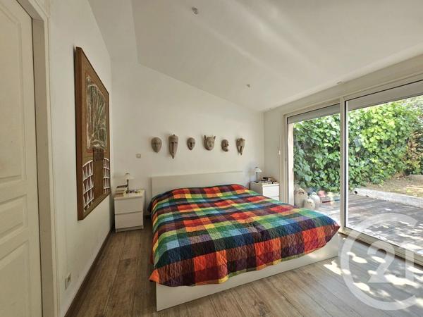 Maison à vendre  4 pièces - 127,10 m 2   SIX FOURS LES PLAGES  - 83