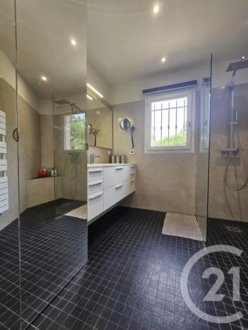 Maison à vendre  4 pièces - 127,10 m 2   SIX FOURS LES PLAGES  - 83