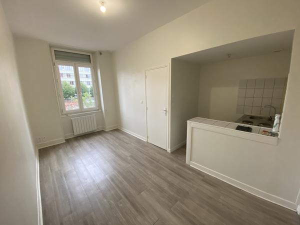 OFFRE DE RENTREE - T2 Clermont République 23 M2 - Clermont-Province