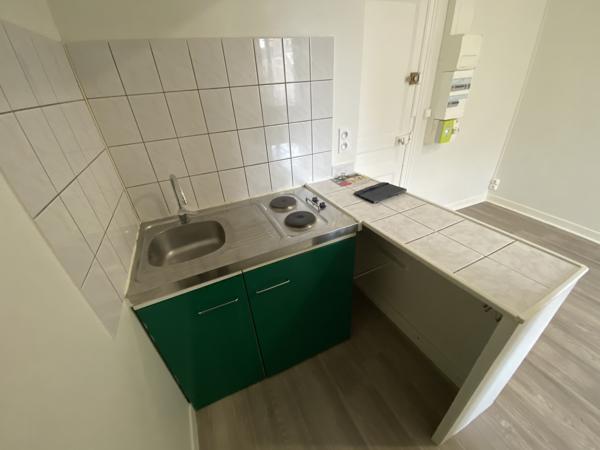 OFFRE DE RENTREE - T2 Clermont République 23 M2 - Clermont-Province