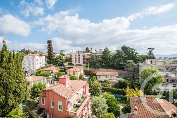 Appartement F4 à vendre  4 pièces - 92,34 m 2   NICE  - 06