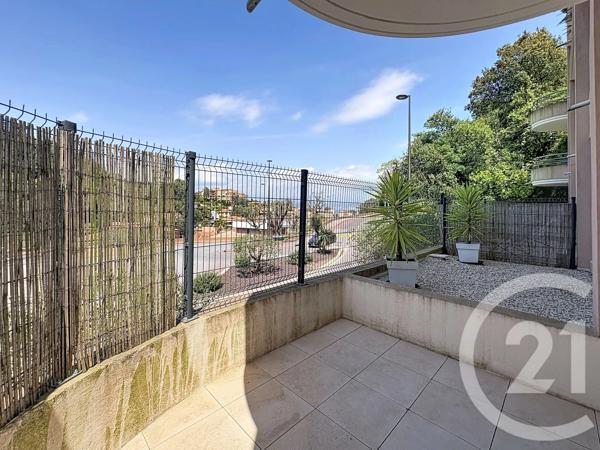 Appartement F3 à vendre  3 pièces - 58 m 2   THEOULE SUR MER  - 06