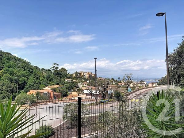 Appartement F3 à vendre  3 pièces - 58 m 2   THEOULE SUR MER  - 06