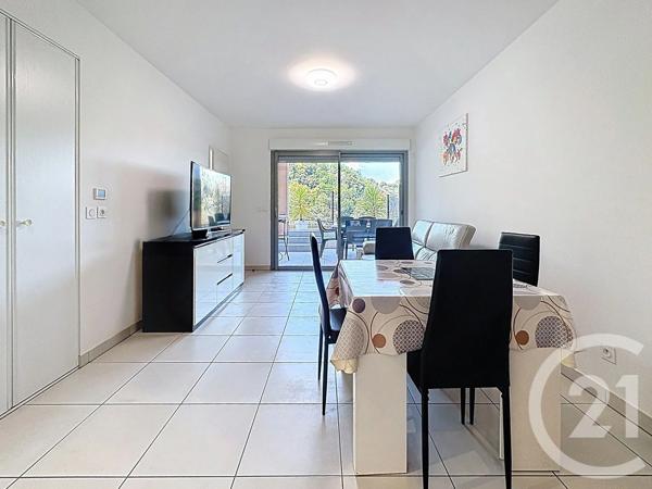 Appartement F3 à vendre  3 pièces - 58 m 2   THEOULE SUR MER  - 06