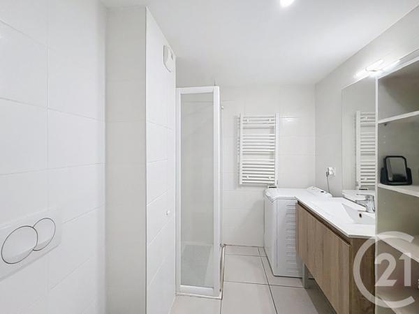 Appartement F3 à vendre  3 pièces - 58 m 2   THEOULE SUR MER  - 06
