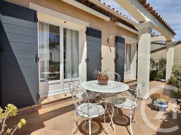 Maison à vendre  4 pièces - 121,17 m 2   LA LONDE LES MAURES  - 83