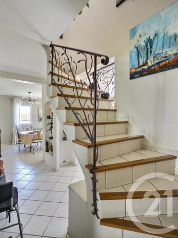 Maison à vendre  4 pièces - 121,17 m 2   LA LONDE LES MAURES  - 83