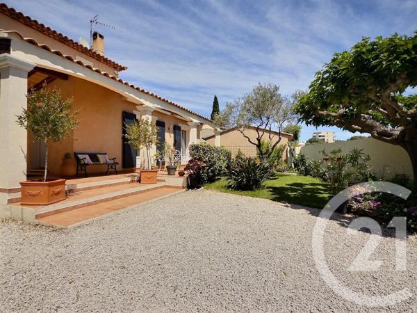 Maison à vendre  4 pièces - 121,17 m 2   LA LONDE LES MAURES  - 83