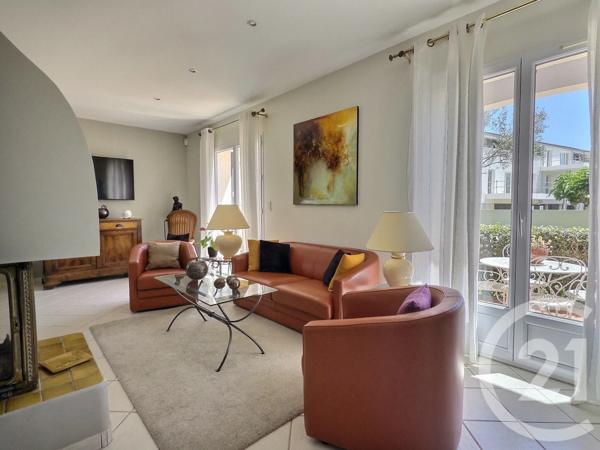 Maison à vendre  4 pièces - 121,17 m 2   LA LONDE LES MAURES  - 83