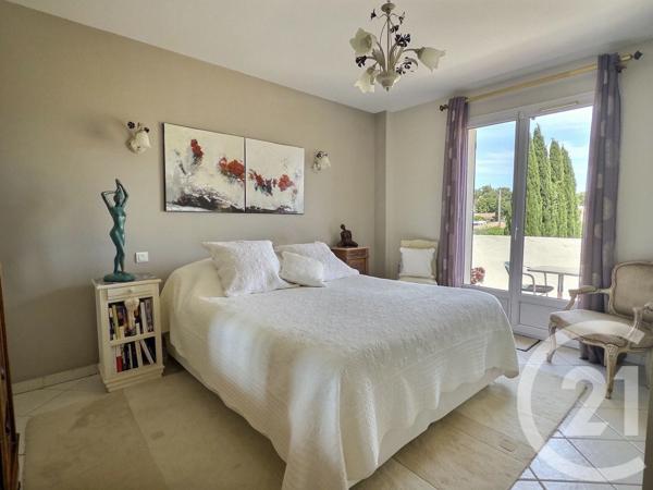 Maison à vendre  4 pièces - 121,17 m 2   LA LONDE LES MAURES  - 83