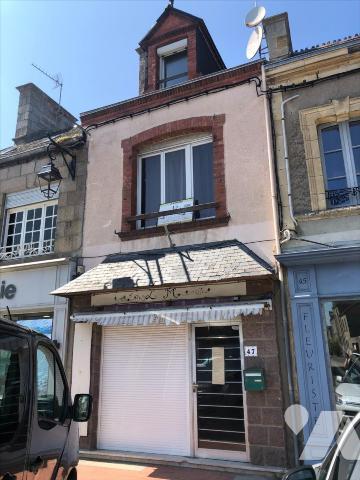 LOCAL COMMERCIAL AVEC APPARTEMENT