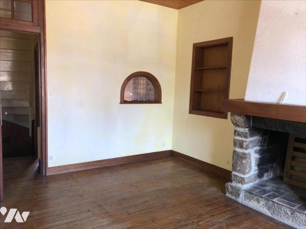 LOCAL COMMERCIAL AVEC APPARTEMENT