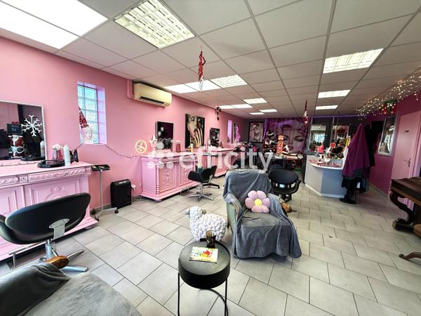 Local Commercial 3 pièces - 84 m²