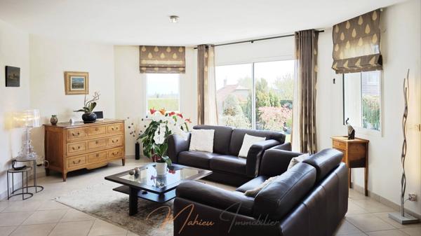Maison 6 pièces 182m² à vendre à Cessy 01170