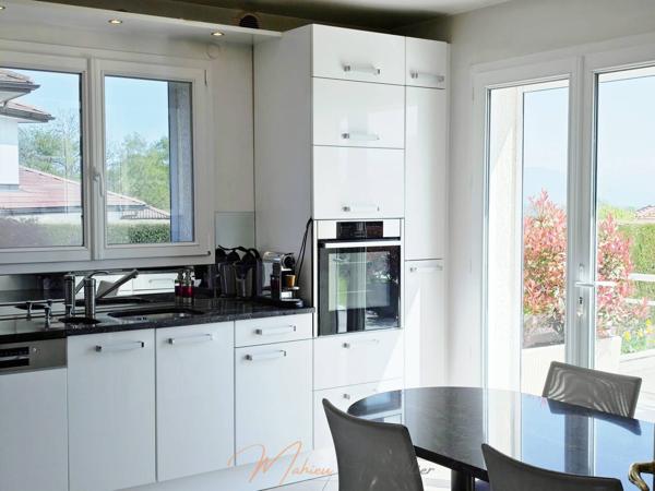 Maison 6 pièces 182m² à vendre à Cessy 01170