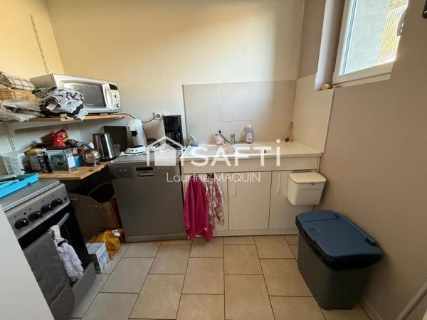 Maison 3 chambres disposant d’un garage et une cours