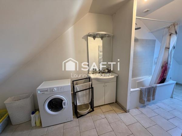 Maison 3 chambres disposant d’un garage et une cours