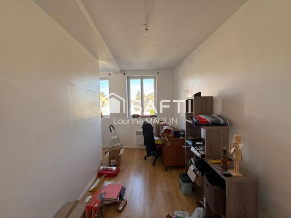 Maison 3 chambres disposant d’un garage et une cours