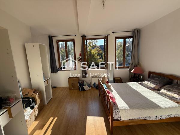 Maison 3 chambres disposant d’un garage et une cours