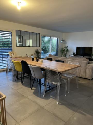 à vendre MÂCON ,maison plain-pied de 137 M2 P5 sur 747 m2 de terrain clos