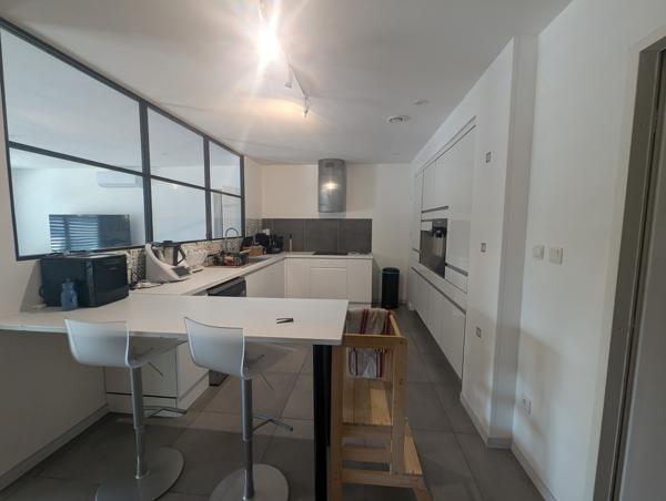 à vendre MÂCON ,maison plain-pied de 137 M2 P5 sur 747 m2 de terrain clos