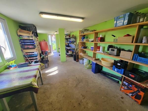 Villa avec sous-sol complet et terrain