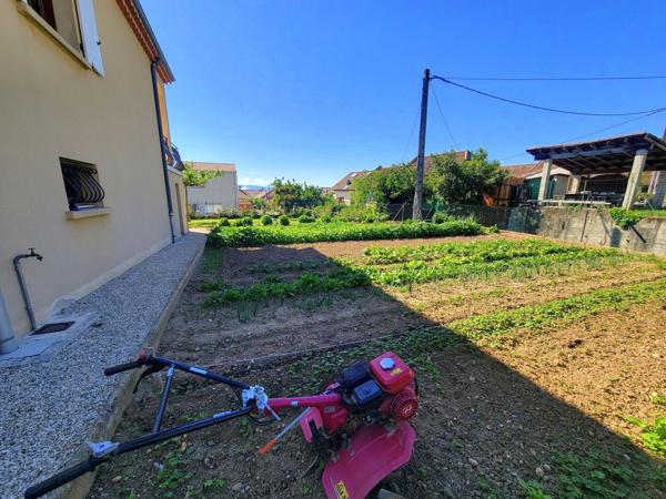 Villa avec sous-sol complet et terrain