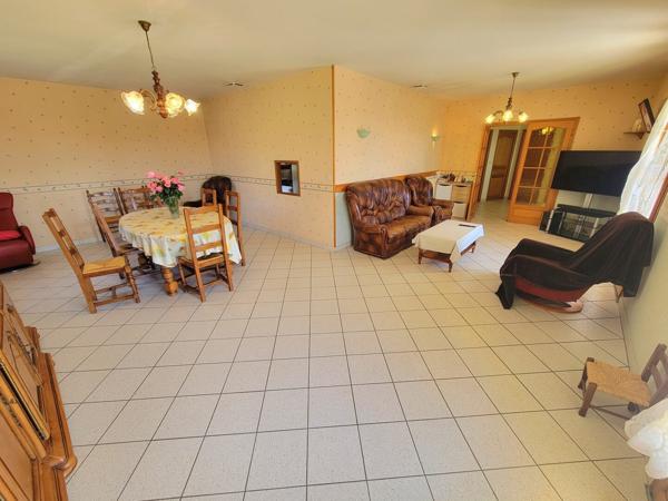 Villa avec sous-sol complet et terrain