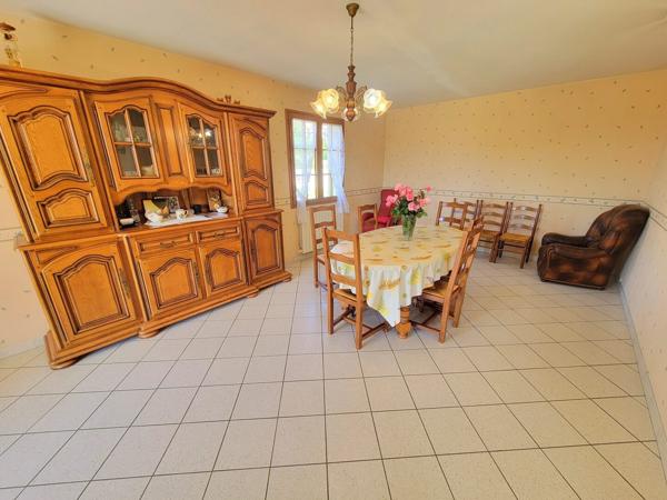 Villa avec sous-sol complet et terrain