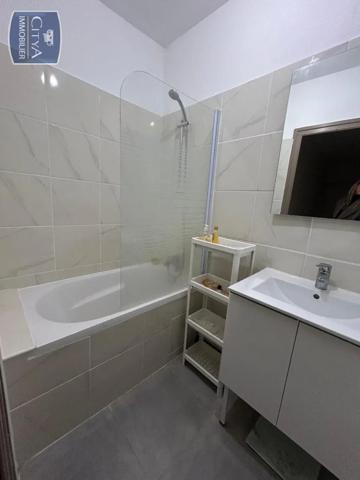 Immeuble à vendre 488.7m²